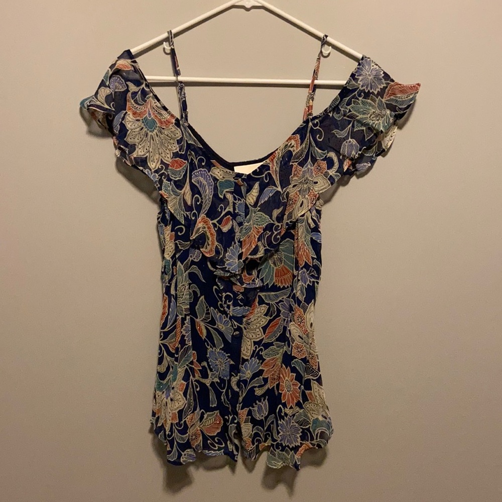 Like New, Size 4 Blouse